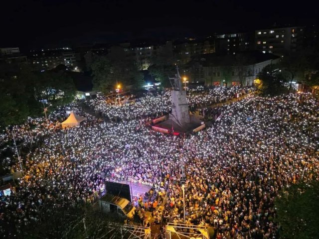 kraljevo 16 za 16 protest centar milutin.jpg, 134 KB
